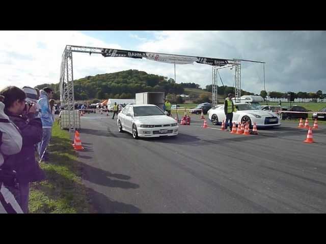 Nissan R35 GT-R vs. Mitsubishi Galant VR-4 in HD-Q