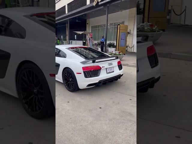 Amazing V10 Audi R8 Exhaust