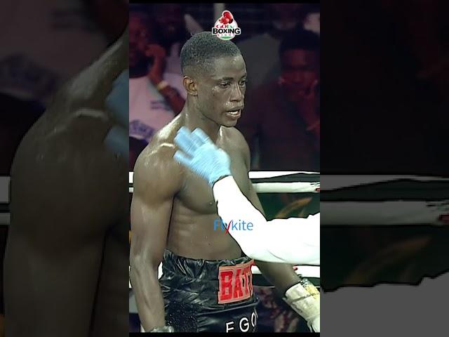 Eshe Ganiyu foul play against Ayanfe at GOtv Boxing Night 30