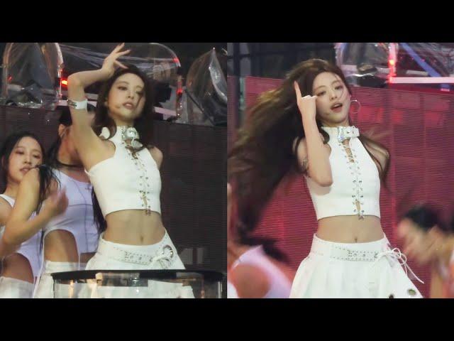 241228 있지 유나 직캠 'GOLD' (ITZY YUNA FanCam) @YUEWEN MUSIC FESTIVAL in SINGAPORE