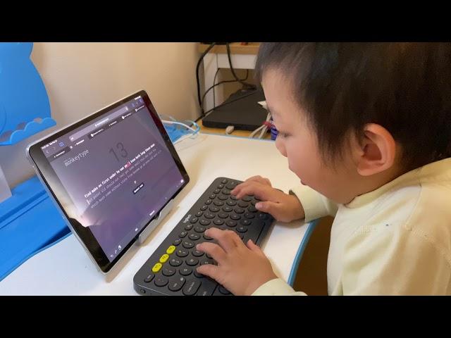 monkeytype - train my 4 year old kid typing