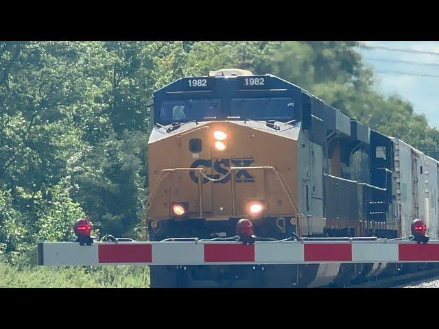 CSX 1982 Seaboard System Heritage leads CSX I032 Through Hillsborough NJ! 8/27/2023