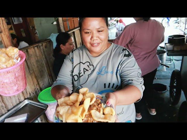 Warung Nasi Goreng Cak Basman ada menu tahu thek, porsi jumbo!