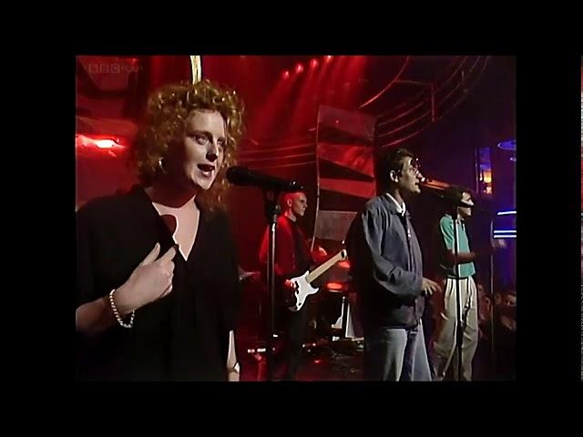 The Beautiful South - You Keep It All In - TOTP - 1989