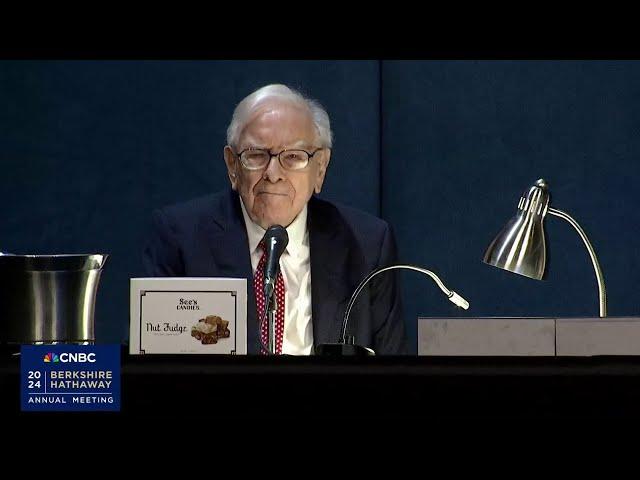 Warren Buffett breaks down Berkshire's most recent quarter during annual meeting