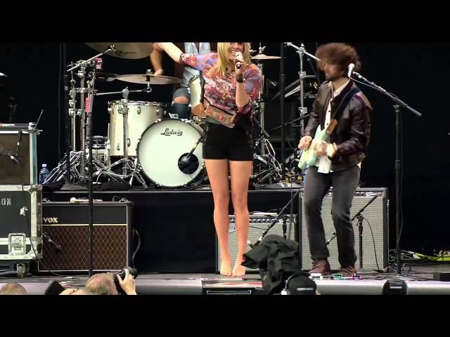 Grace Potter & The Nocturnals- Nothing But the Water and Medicine (Live at Farm Aid 2012)