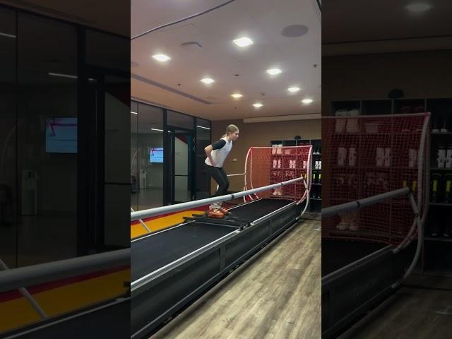 Training alpine skiing Skytech #skytech #спорт #горныелыжи  #сноуборд #сноубординг  #тренажеры