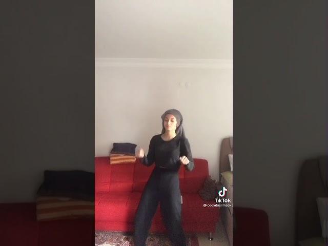 Periscope türbanlı kızdan twerk Show yapıyor