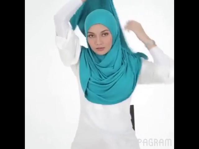 Tutorial Naelofar Hijab by Babes & Basic Rapunzel with Gold Charm