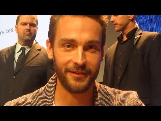 Tom Mison with fans at Sleepy Hollow Paleyfest 2014