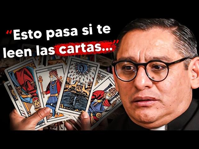 EXORCISTA revela los peligros del TAROT, el yoga y el Halloween