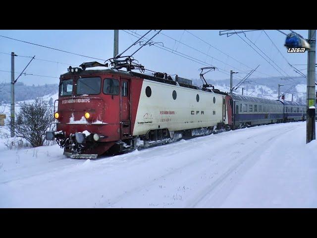 Passenger Train VS Heavy Snow  Tren de Călători VS Zăpadă Adevarată in Bucovina - 28 December 2021