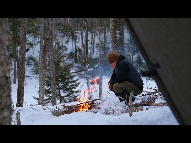 Winter Tarp Camping in the Snow | Steak Fajitas | Siberian Log Fire