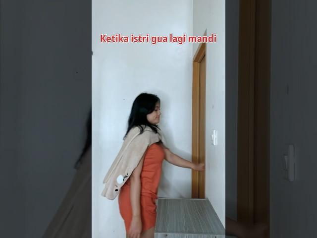 Ngintip istri mandi