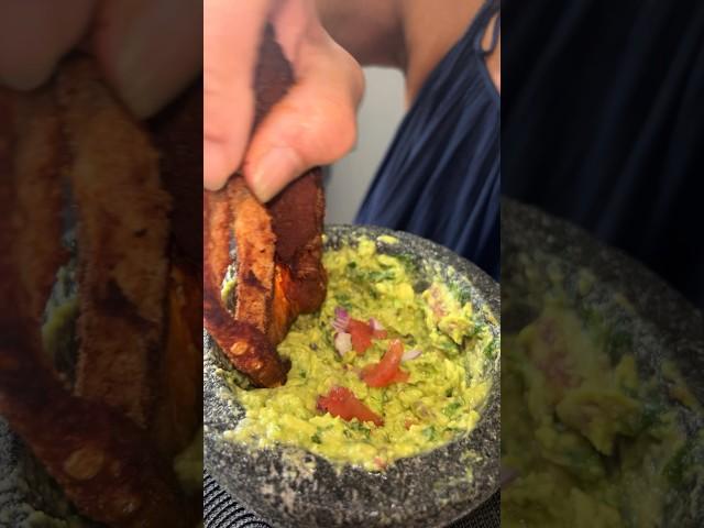 VIRAL Chicharron with GUACAMOLE #hungry #shorts #ytshorts #yummy #spanish #foodie #eating #fyp