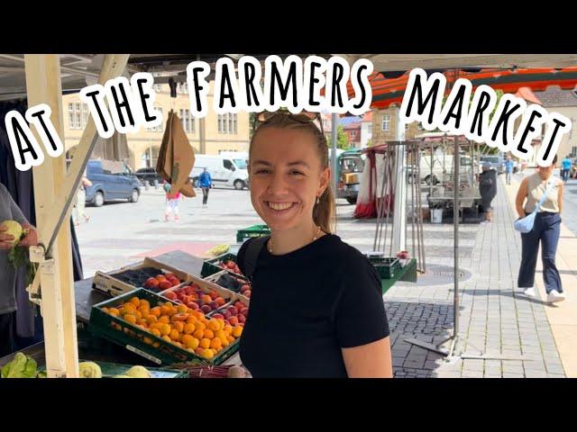 Shopping at the Farmer’s Market🫑