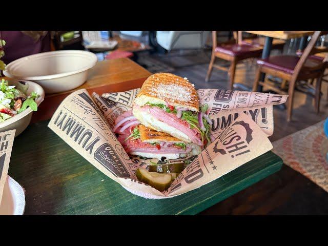 Eating at the Deli Llama Restaurant in Tavares, FL | Great Sandwiches & Salads | Restaurant Review