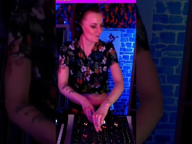 Work harder..HARDER! DnB Vinyl blend #neuro #techstep #drumandbass #blends #vinyl #vibe #dnb
