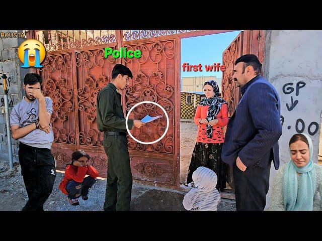 Zahra and Ruhollah return to Ali's house. Azar is imprisoned in the mountains.part 2