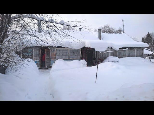 Море отличных вещей в маленьком старом доме,в подмосковье