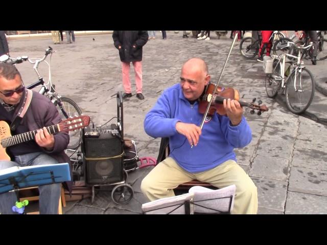 Rom Draculas - Incredible street musicians in Florence  (Libertango - Astor Piazzola)
