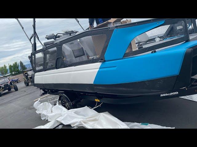 Unwrapping Sea-do Switch 21 Cruise. First  at the dealership. walk around and first look