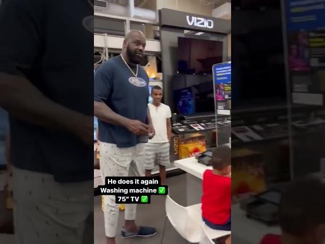 SHAQ buys random family a new washing machine & TV ️