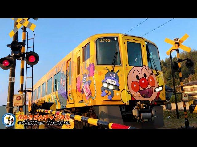 【Train】Railroad crossing movie54 JR Shikoku Dosan-Line 2700 series new type train