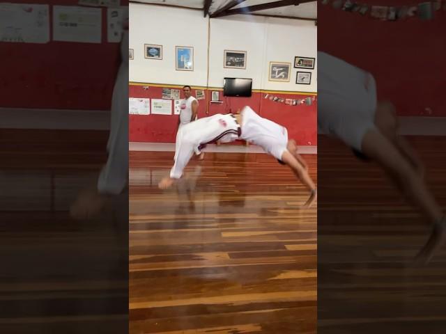 SOLO DE CAPOEIRA