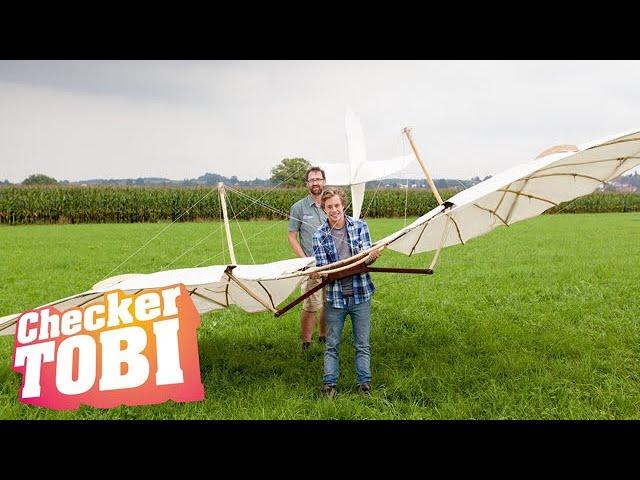 Der Traum vom Fliegen-Check | Reportage für Kinder | Checker Tobi