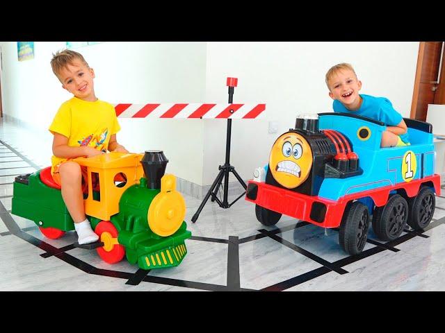 Влад и Ники играют с игрушечными поездами и другие истории с Малышом Крисом