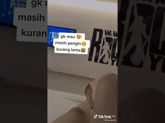 yang lagi viral nih guys,andai kakaku tidak menggoda ku