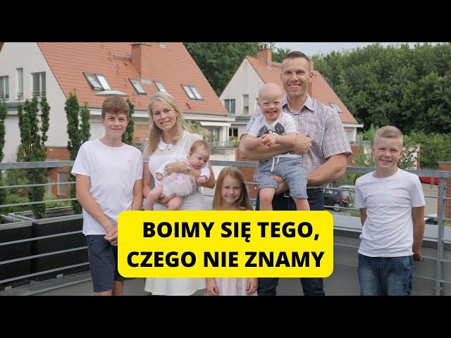 Dominik – chłopiec z Zespołem Downa, który zmienia serce na lepsze