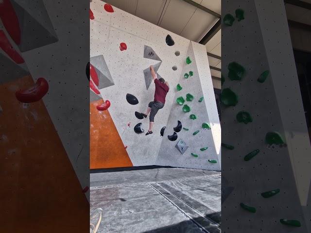 16st powerhouse back at boardrooms #boardrooms #wales #climbing #bouldering #shorts