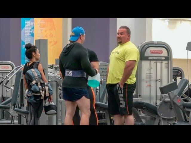 35 minutes of Pranking People at The GYM