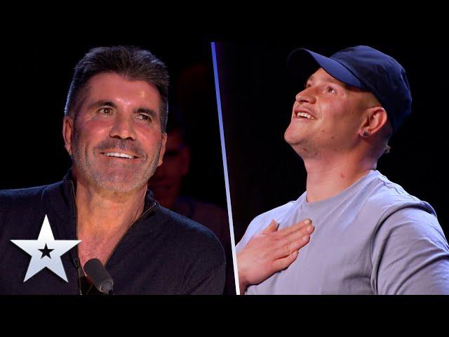 Shy Maxwell Thorpe’s UNEXPECTED voice STUNS the Judges | Auditions | BGT 2022