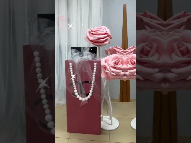 Весняна фотозона у бібліотеці