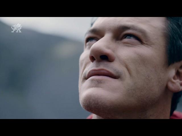 Luke Evans: zips in for an adventure