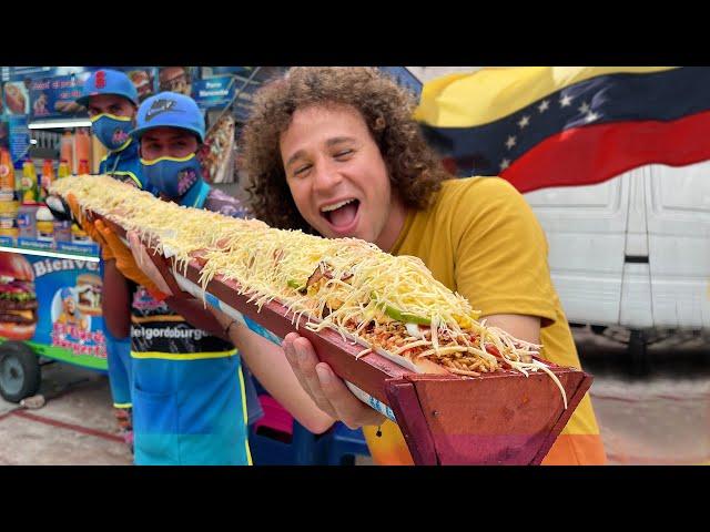 Tasting street food in VENEZUELA 🫓