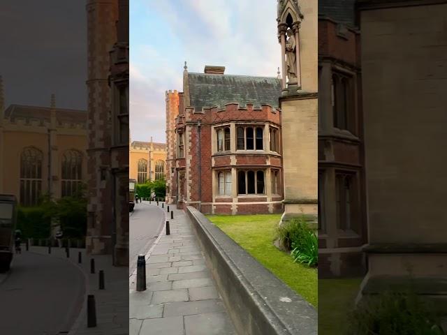 Cambridge is beautiful! Trinity Street is really amazing #talesinpixels #uklife