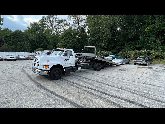 A day in the life of a 26 year old owner operator / Towing a lowered car