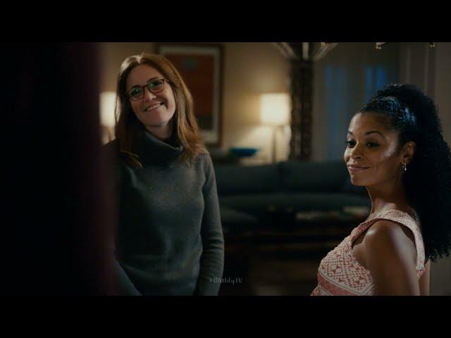 This is Us (2016-): Beth gives birth at home with Randall and Rebecca