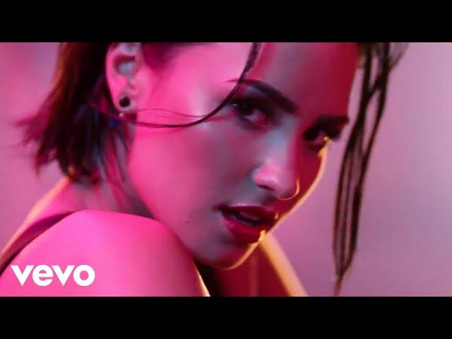 Demi Lovato - Cool for the Summer (Official Video)