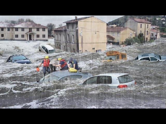 Florida Underwater! Heavy Flooding Submerged Many Vehicles in Fort Lauderdale