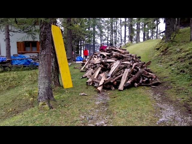 Aflenz Bürgeralm - Almspass Holzschneiden auf der Alm 2017 der Anfang am Morgen