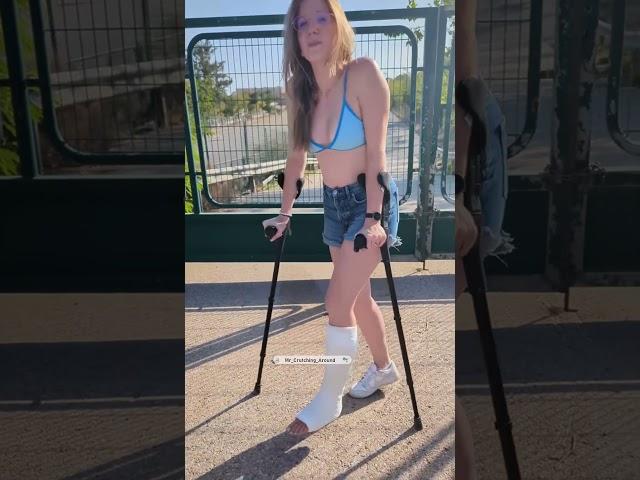 Casted summer: Plaster cast funny day vlog (full video on comments)