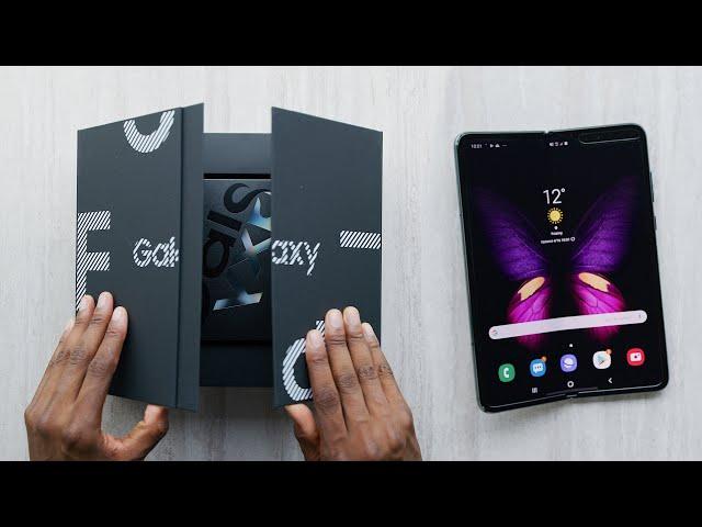 Samsung Galaxy Fold Unboxing: Magnets!