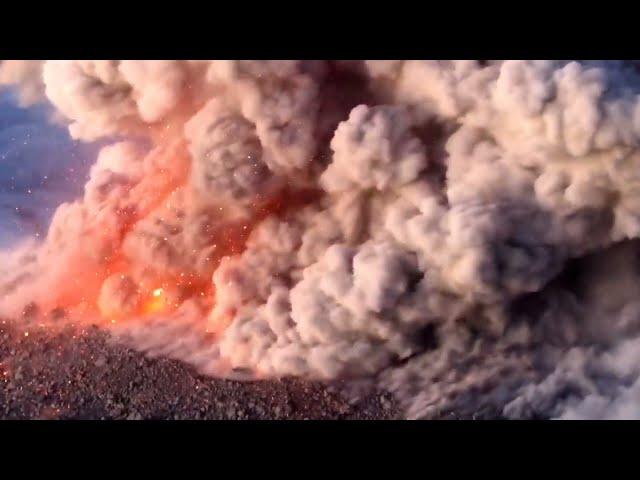 Detik - Detik Gunung Semeru Meletus Hari Ini. Ribuan Warga Mengungsi