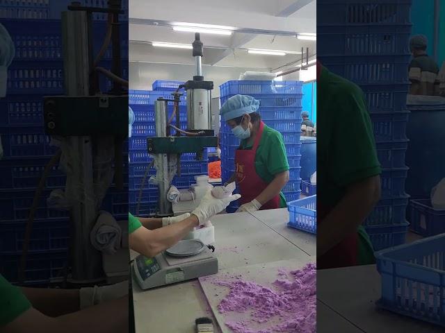 Bath bomb production. You want to try it? #relaxation#bath bomb factory