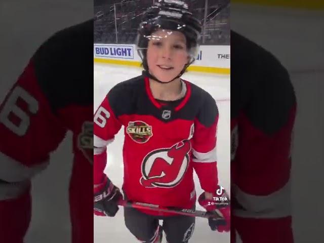 Jack Hughes tries the Zac Bell Geo hockey stick